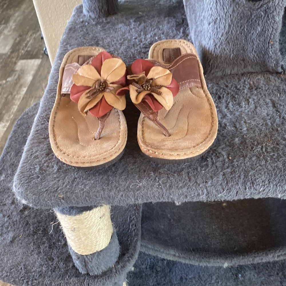 Clarks Artisans - image 2